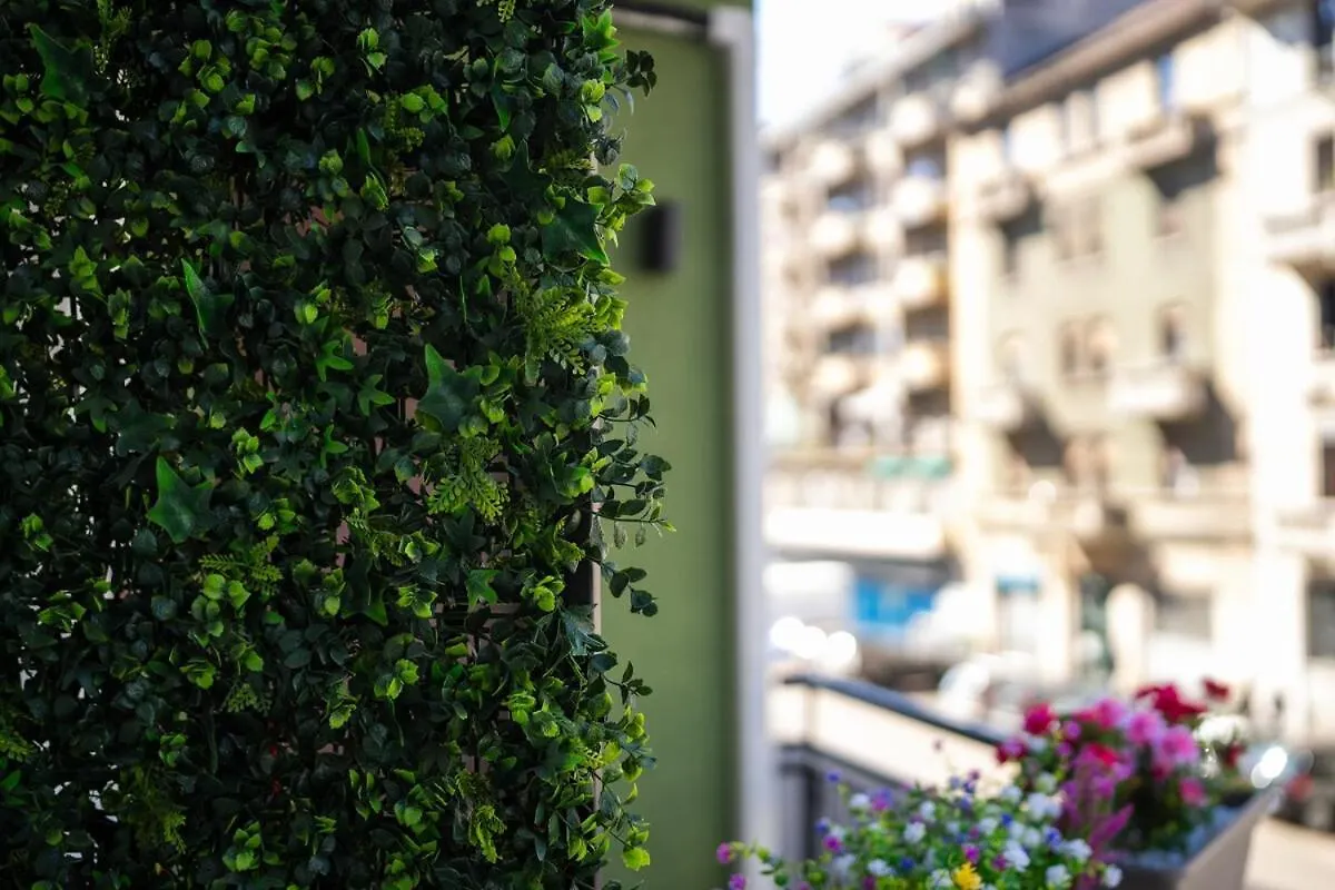 Bright Elegant Flat With Balcony, Milan Portello Apartment