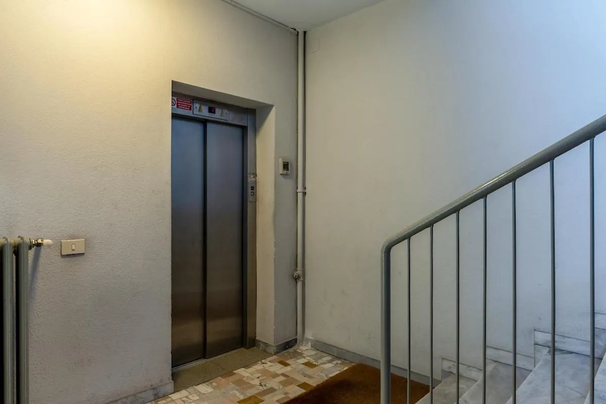 Bright Elegant Flat With Balcony, Milan Portello 0*,