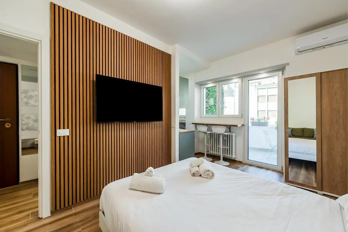 Bright Elegant Flat With Balcony, Milan Portello