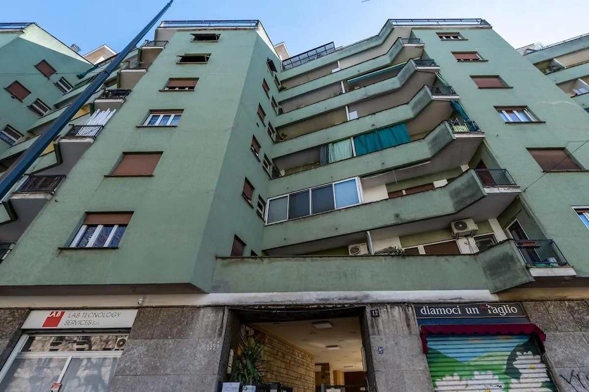 Bright Elegant Flat With Balcony, Milan Portello